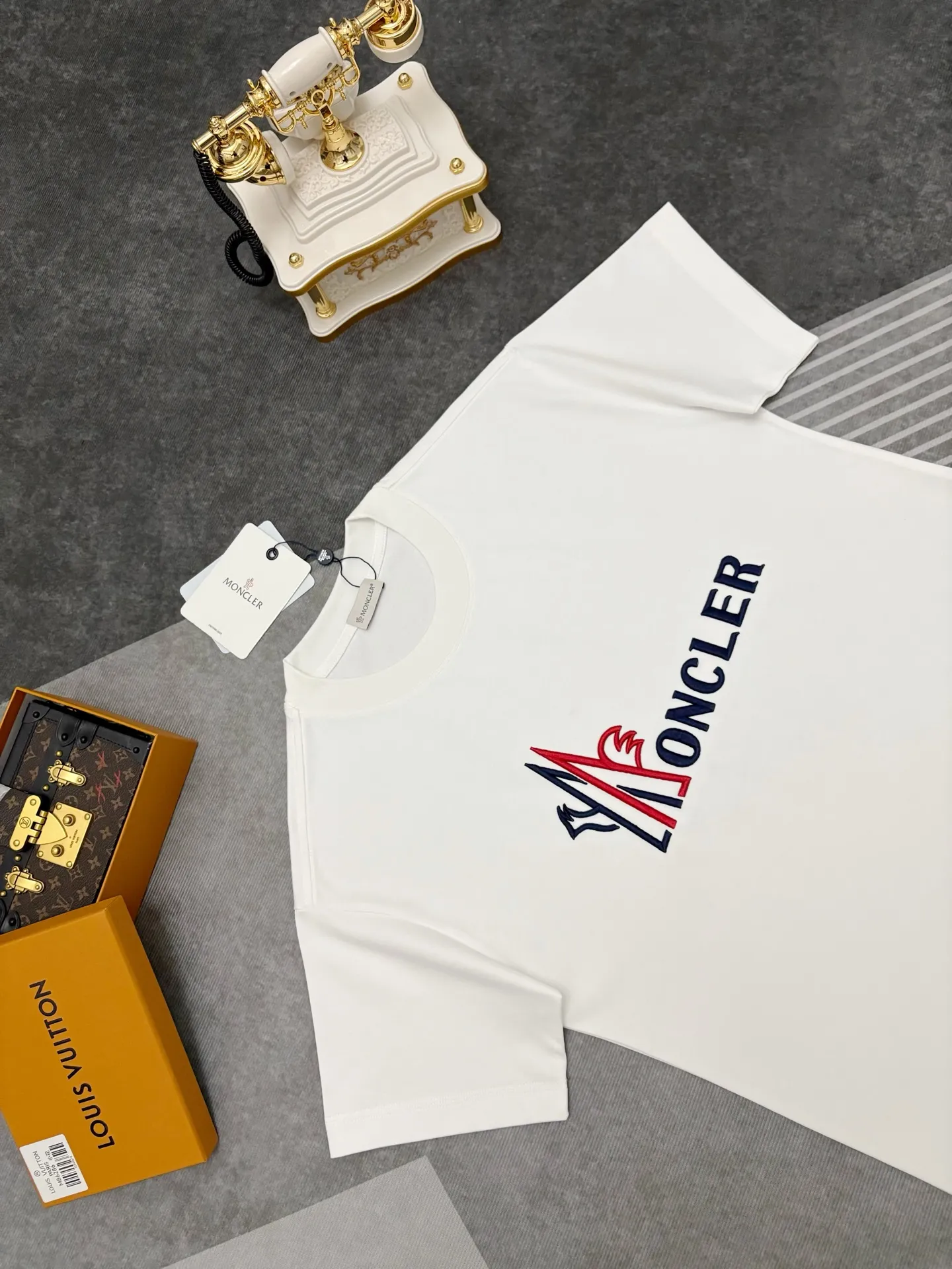 P135💰 MONCLER T 【 Moncler ， 】 New Arrival ， Premium Versatile ， Same Style MONCLER ， T ， ， ， ！ ， ， ， ， ， ， ， ！！ 300 ， ， 。 ， 。 ， ， ！！ Sizes：S、M、L、XL、XXL